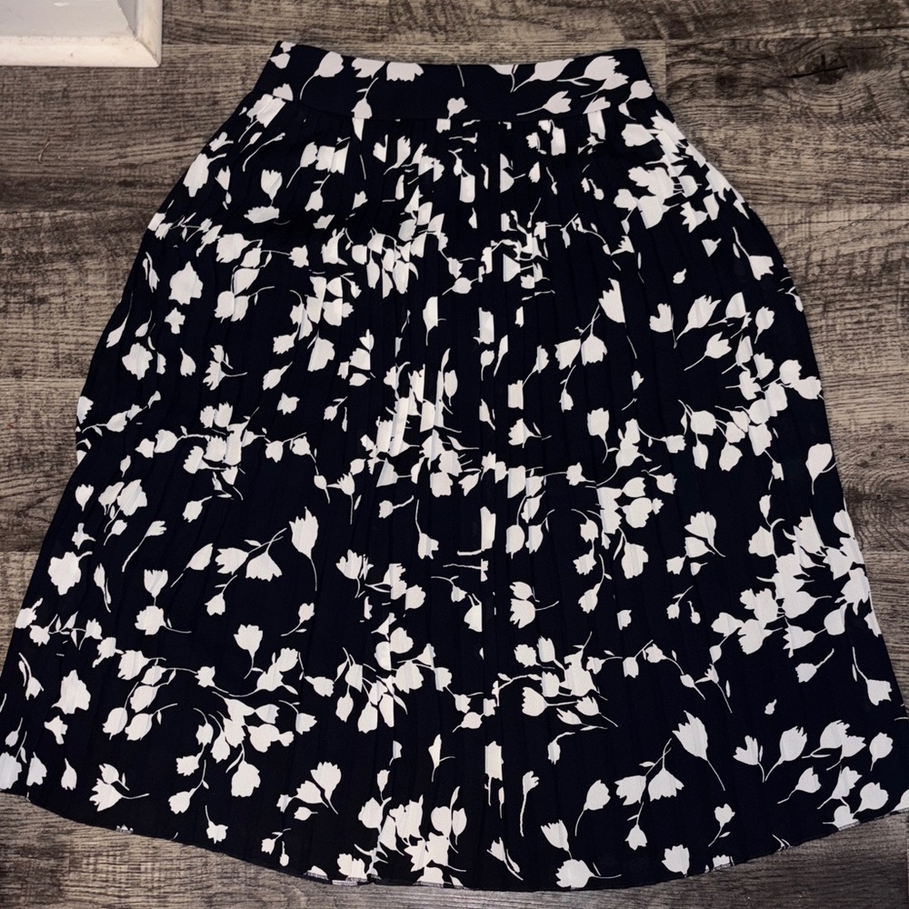 JCrew Midi Floral Paisley Black and White Women's Pleated Skirt Size 0